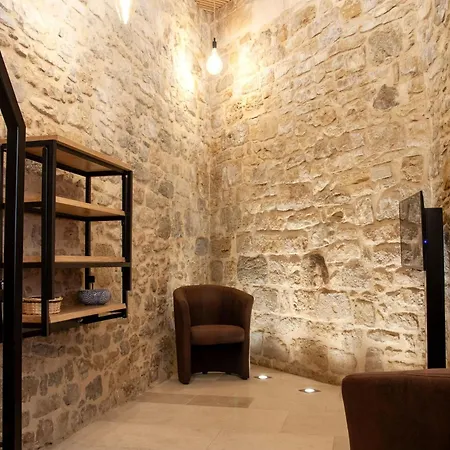 Gite De L'Imaginaire Logement Atypique A La Nuitee * Terrasson
