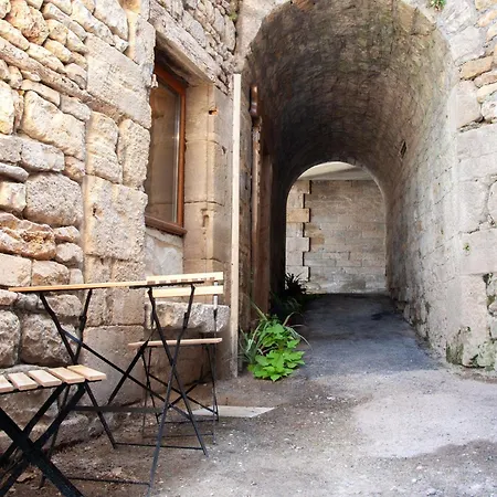 Gite De L'Imaginaire Logement Atypique A La Nuitee Ferienhaus
